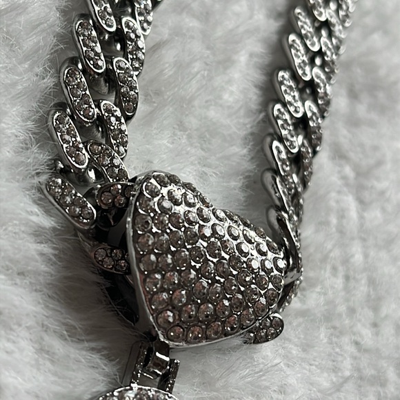 Cuban Chain with Iced Heart-Shaped Pendant - Picture 14 of 14